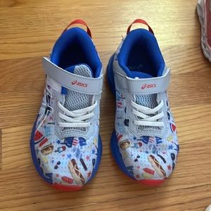 ASIC Sneakers- unisex- Little Kids size 11